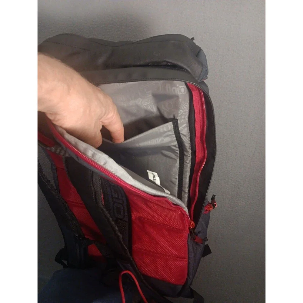 Ogio Throttle iRacing Motorcyle Commuter Weather Resistant Back Pack 27.8 L